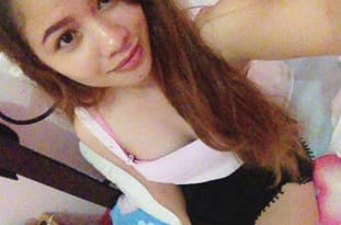 Di nakatiis tinira na sa loob ng sasakyan